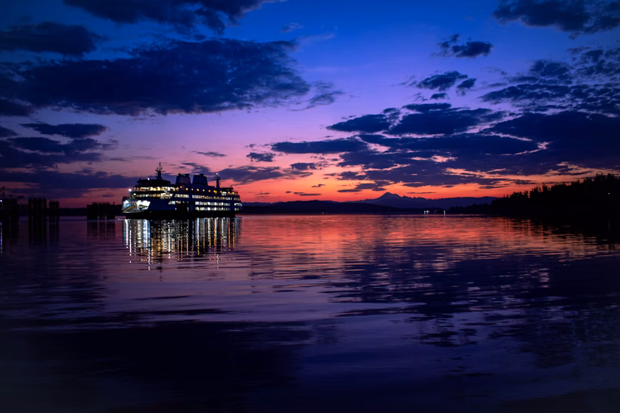 Night boating Florida Keys: expert safety and planning tips for a memorable after-dark voyage.